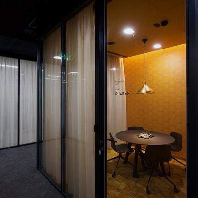 В каких офисах работают казахстанцы: IT-корпорации, банки и нефтяной гигант