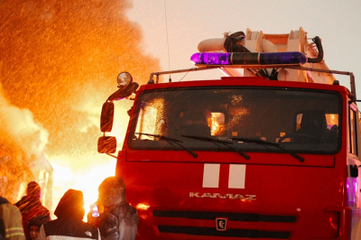 В Челнах возле &laquo;Гараж 500&raquo; вспыхнул склад &ndash; горели автомобильные шины