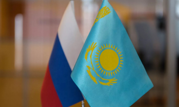 Токаев поздравил Владимира Путина с государственным праздником