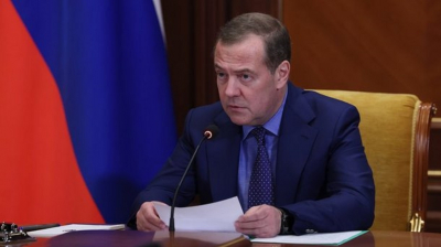 Медведев попросил единороссов избегать неисполнимых обещаний