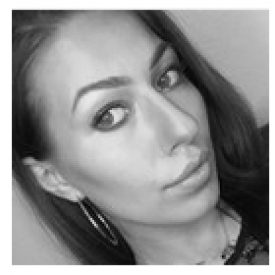 Пользоваться сухой щеткой для массажа тела