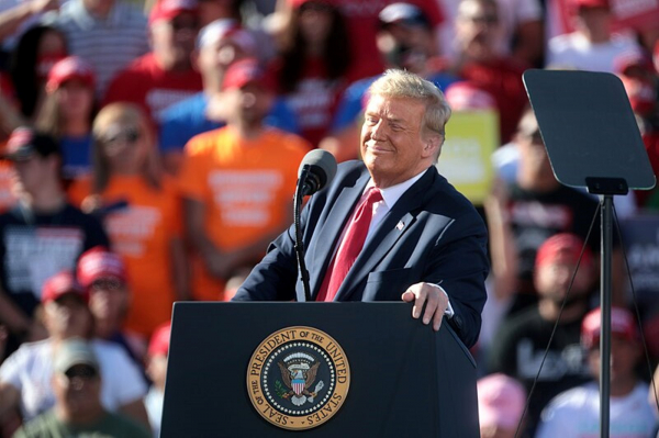 Гости ужина с участием Трампа стали забирать с собой алкоголь после стрельбы