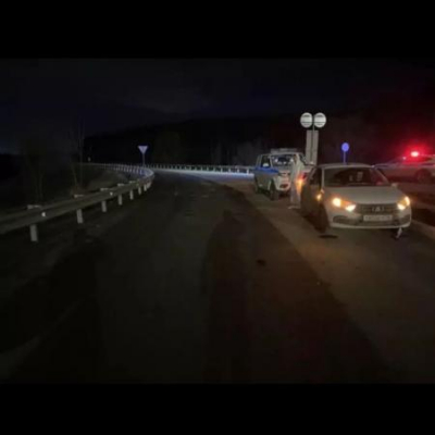 Под Челнами автомобиль переехал лежавшего на дороге человека