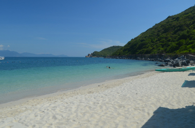 Костер: русские и украинские деревни ликвидировали на Бали