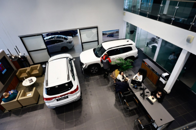 Продажи новых авто в России снизились из-за снежной зимы