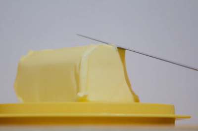 Mash: в магазинах обнаружили подделки популярных марок сливочного масла