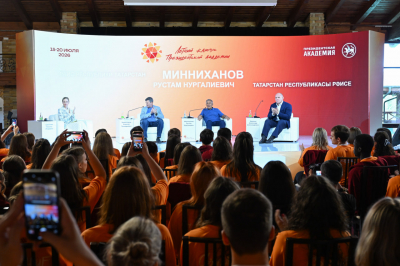 «Важно обновлять знания»: Минниханов дал студентам совет по конкурентоспособности на рынке труда