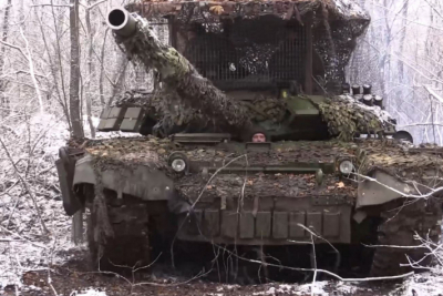 Российский танк оснастили &laquo;зонтиком&raquo; для защиты от дронов в зоне СВО