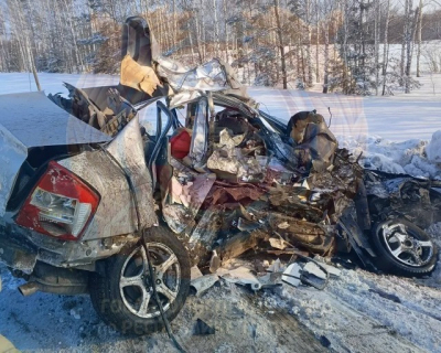 В Татарстане три человека погибли в лобовом ДТП с КамАЗом