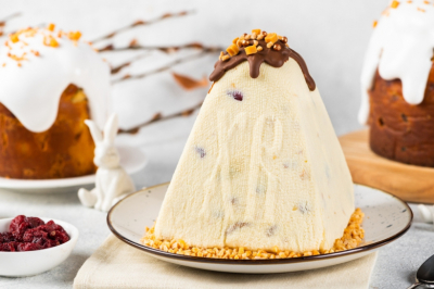 Вместо капризных кремов — один привычный ингредиент: монастырская пасха получается плотнее и нежнее классики