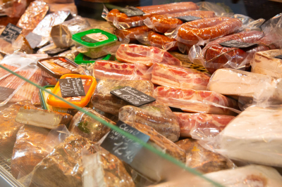 В китайской колбасе нашли дихлофос, которым обрабатывали стены цеха