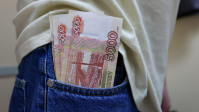 Мошенники в Татарстане заставляют снимать наличные и вносить их обратно через банкомат 22/07/2026 &ndash; Новости