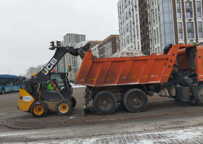 Около 3 тыс. человек вышли на уборку снега в Астане