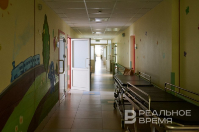 В Казани опровергли слухи о конфликте учителя с учеником, который выпал из окна школы №98