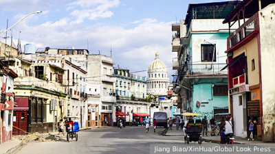 В Британии задержали двух человек за попытку проникнуть на военно-морскую базу