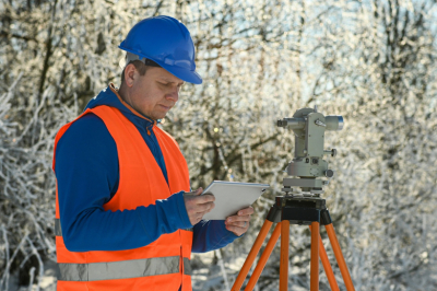 СНТ: лайфхаки, как сэкономить на межевании и оформить общие дороги