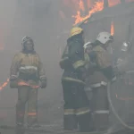 Около 9 часов тушили крупный пожар на пилораме в Семее