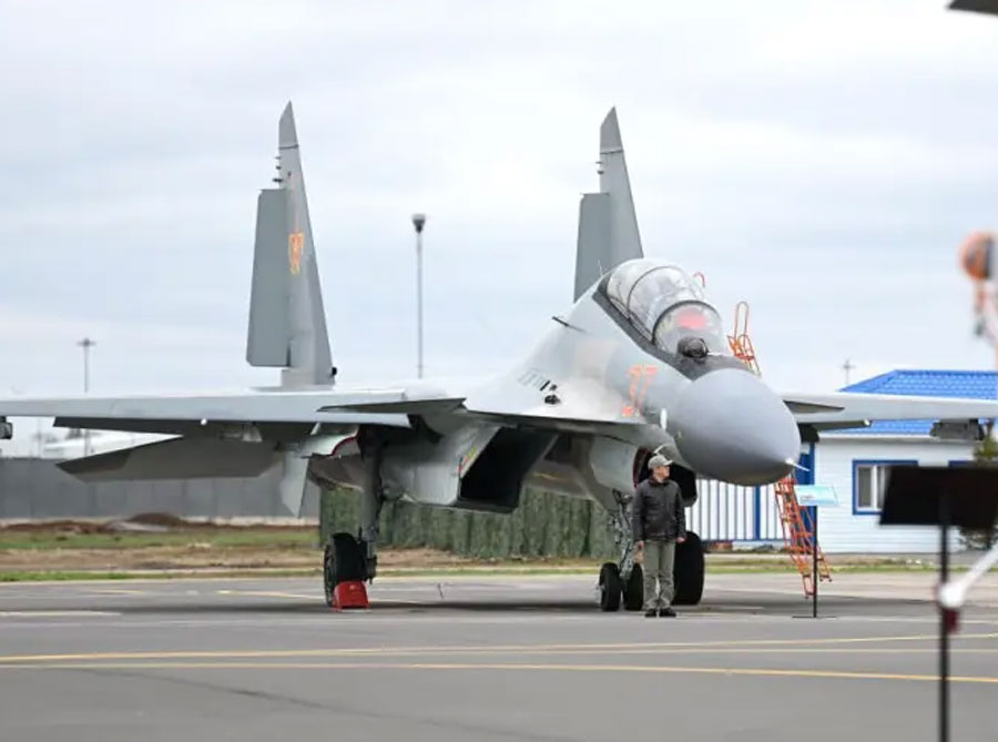 Президенту Токаеву показали новую боевую технику
